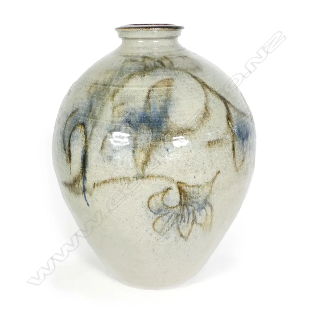 A large Doreen Blumhardt floor pot Image 1++
