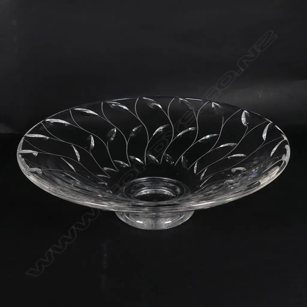A Clyne Farquharson crystal bowl Image 1++