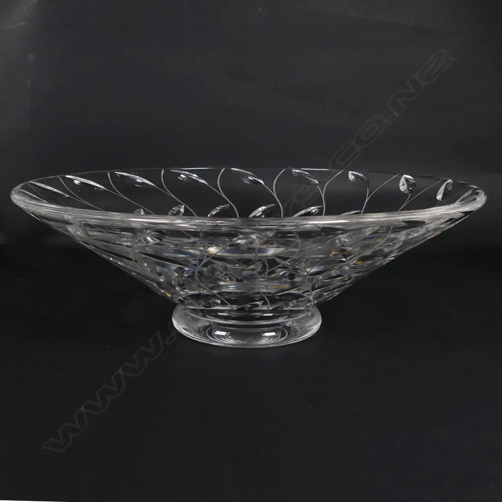 A Clyne Farquharson crystal bowl Image 1++