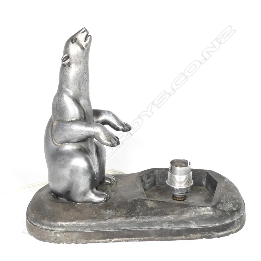 An Art Deco cast zinc polar bear table lamp Image 1++