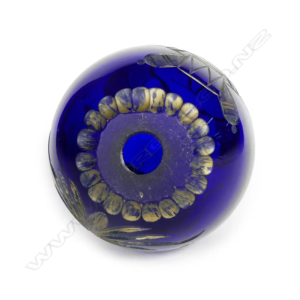 An Imperial Russian cobalt glass egg Image 1++