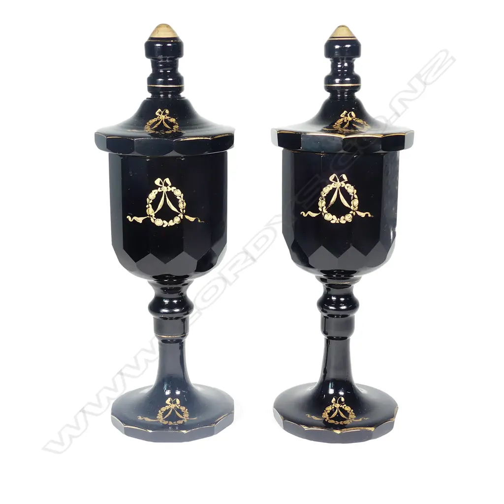 A pair of early 19thC Russian purple glass goblets Image 1++