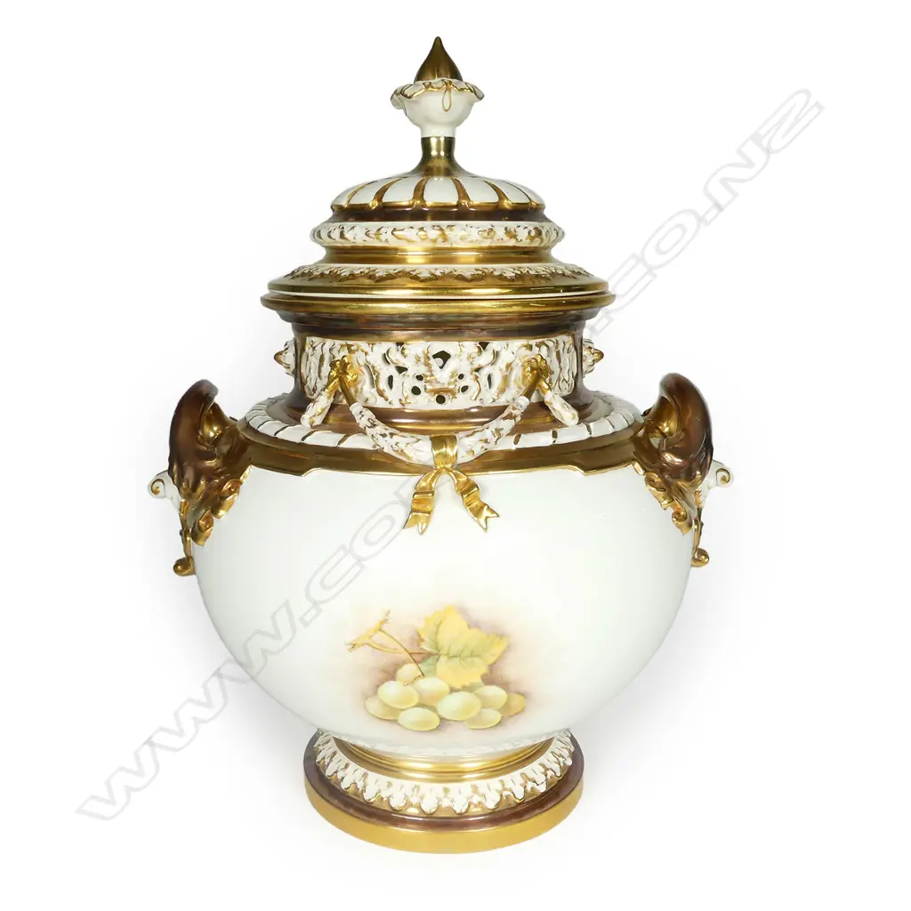 An impressive large Royal Worcester fruit painted 'Bow' vase and cover by D. Shinnie Image 1++