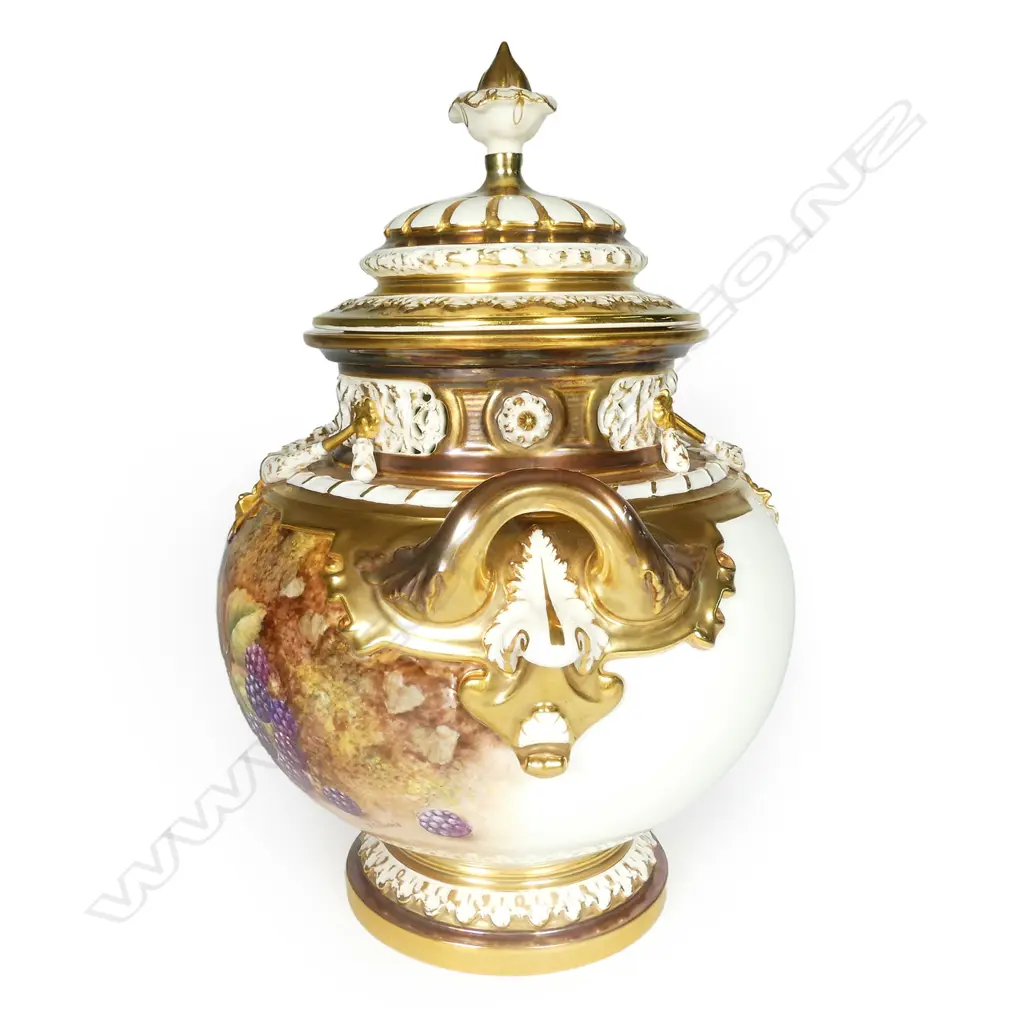 An impressive large Royal Worcester fruit painted 'Bow' vase and cover by D. Shinnie Image 1++