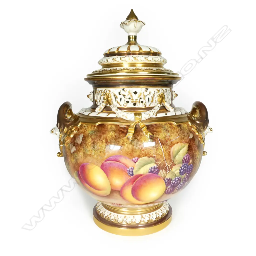 An impressive large Royal Worcester fruit painted 'Bow' vase and cover by D. Shinnie Image 1++