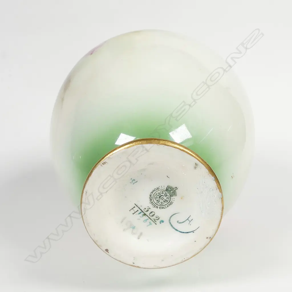 A Royal Worcester vase Image 1++