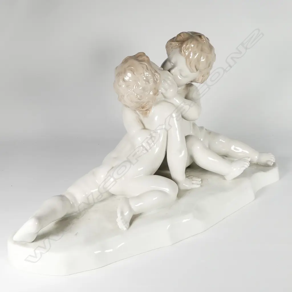 A Rosenthal porcelain figure group Image 1++