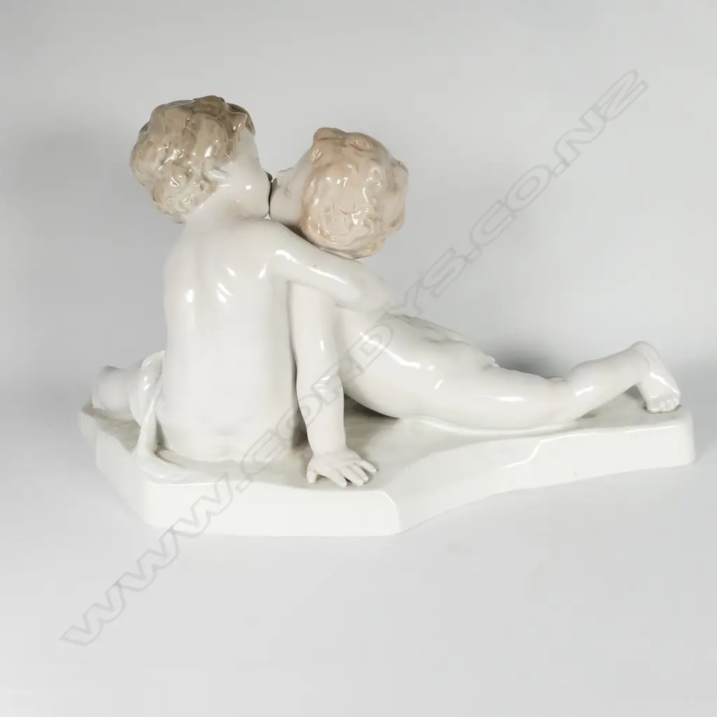 A Rosenthal porcelain figure group Image 1++