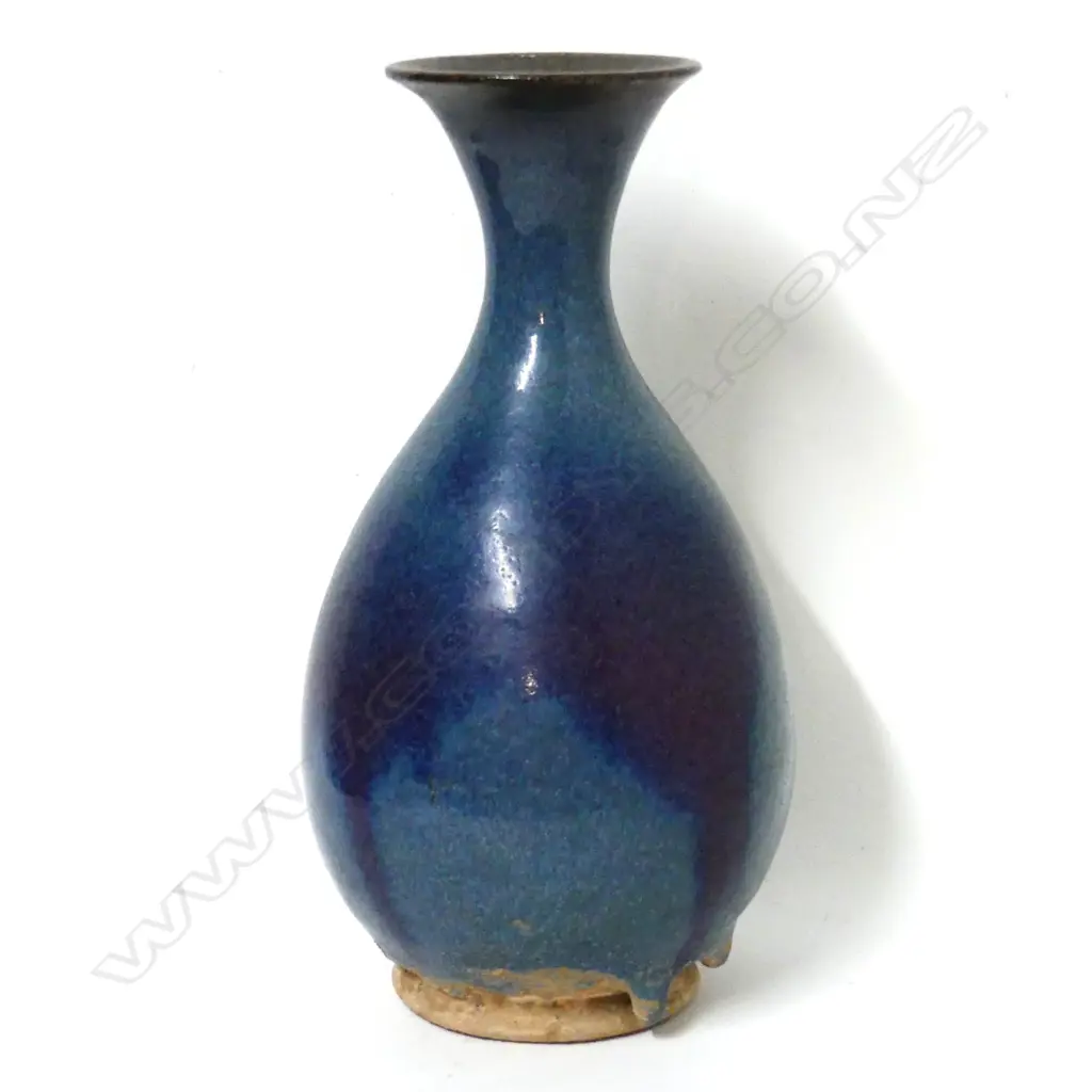 A Chinese Jun glaze vase Image 1++