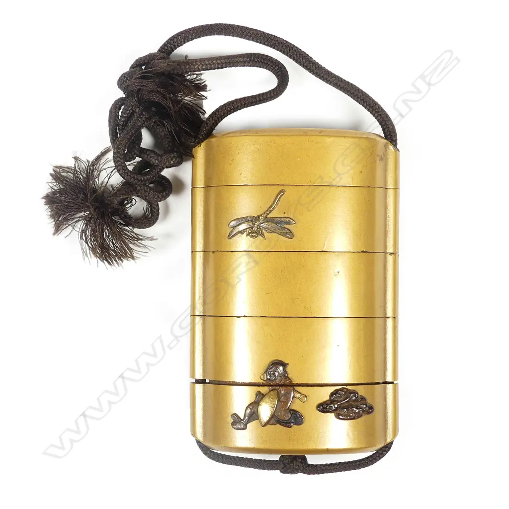 A Japanese five section lacquer inro Image 1++