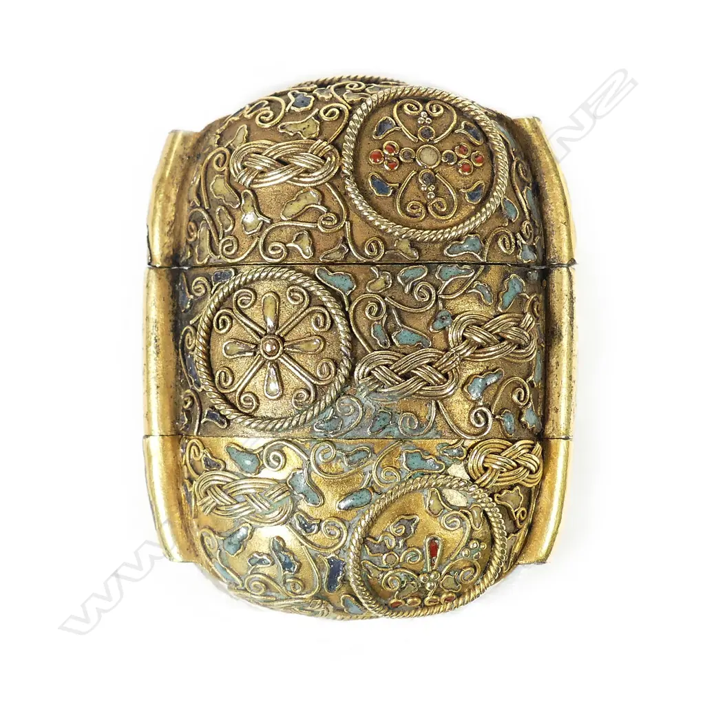 A small Japanese three section gilt metal inro Image 1++