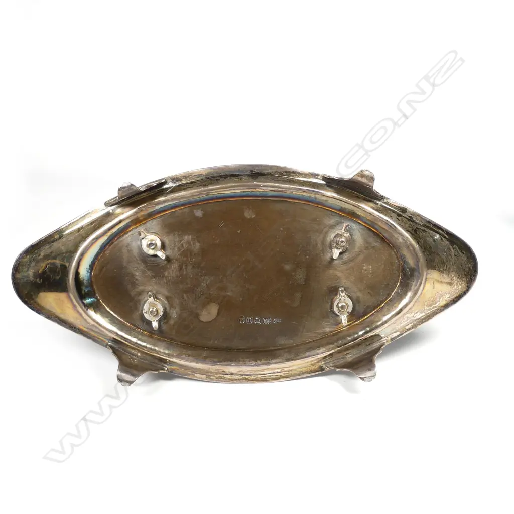 A George III silver cruet set Image 1++