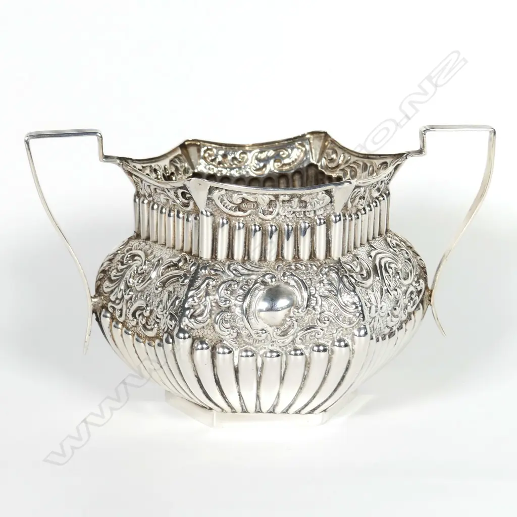 An Edwardian silver two handled sugar basin Image 1++