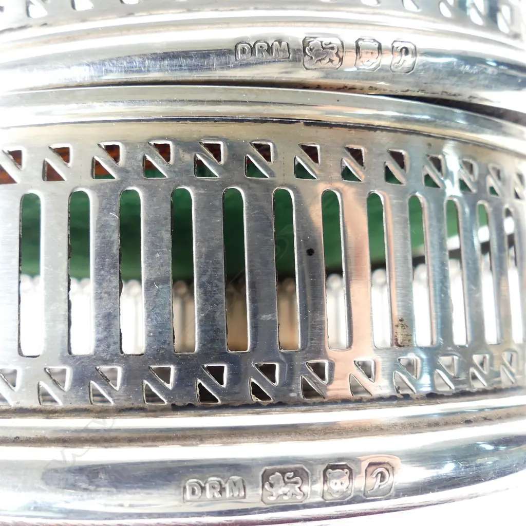 A pair of silver decanter coasters Image 1++