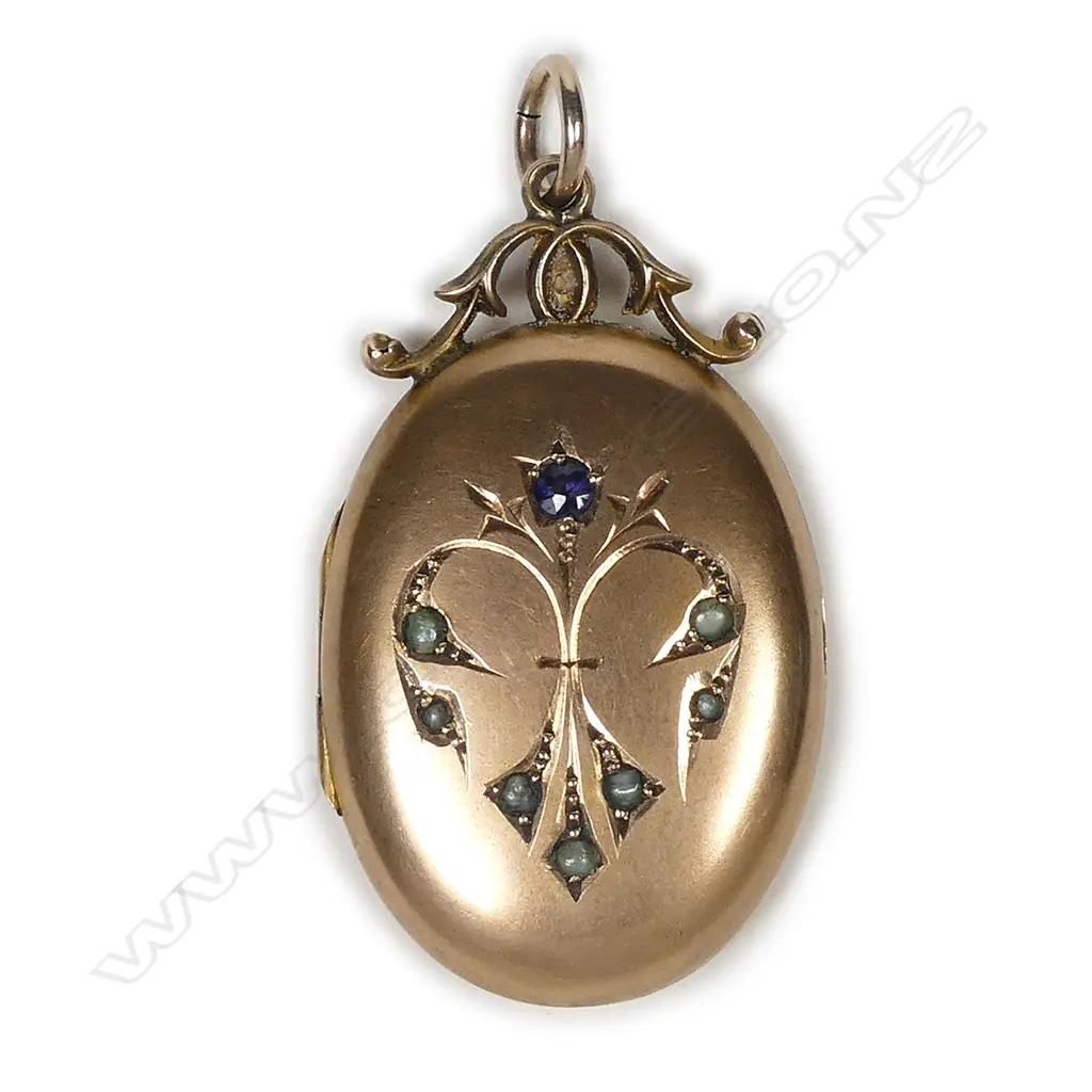 An Edwardian 9ct gold locket Image 1++