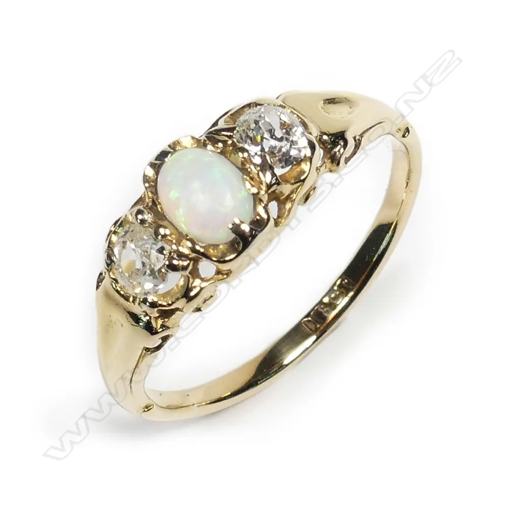 An antique 18ct gold opal and diamond ring Image 1++
