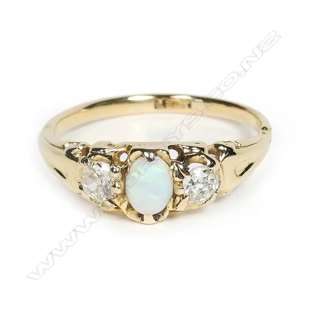 An antique 18ct gold opal and diamond ring Image 1++