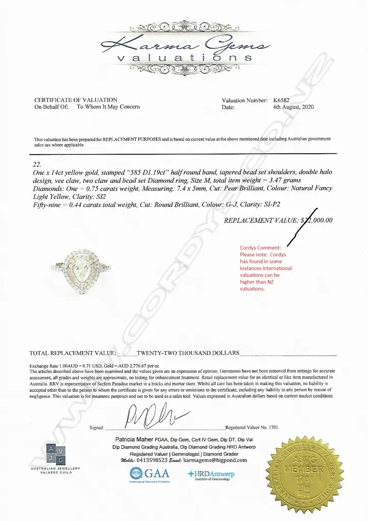 A 14ct gold double halo diamond ring Image 1++