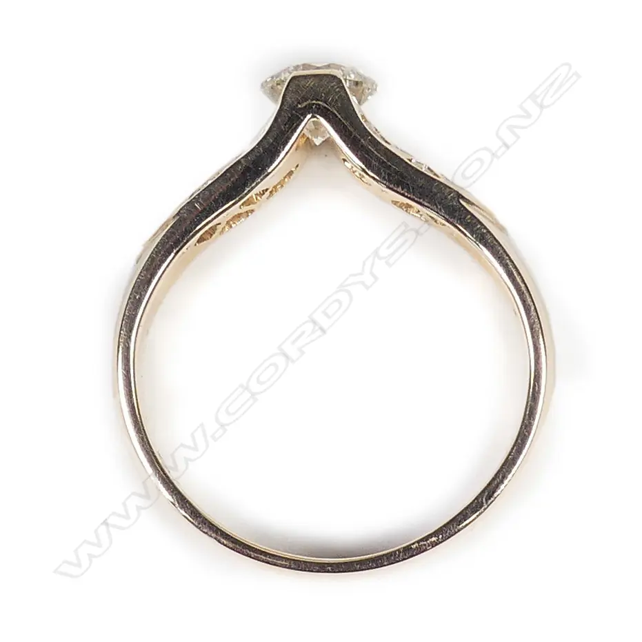 An 18ct rose gold and diamond ring Image 1++