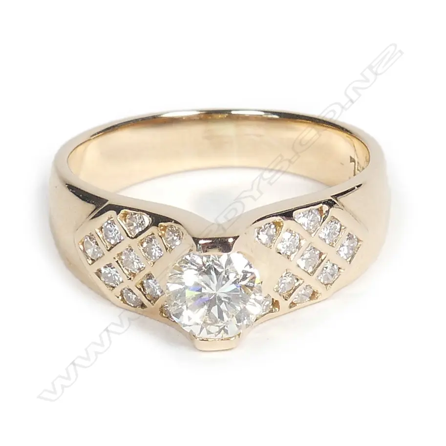 An 18ct rose gold and diamond ring Image 1++