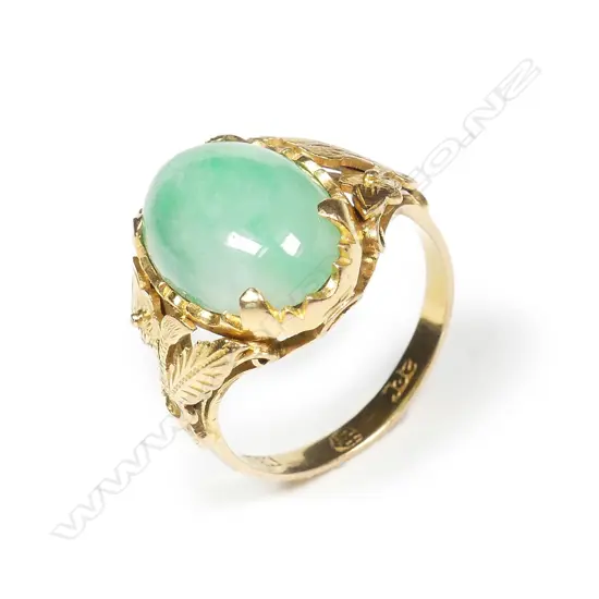 A vintage 22ct. yellow gold and jadeite ring