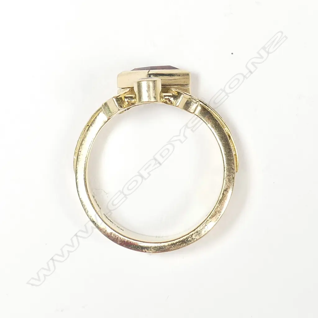 A bespoke 'Williams' 18ct yellow gold diamond and citrine ring Image 1++