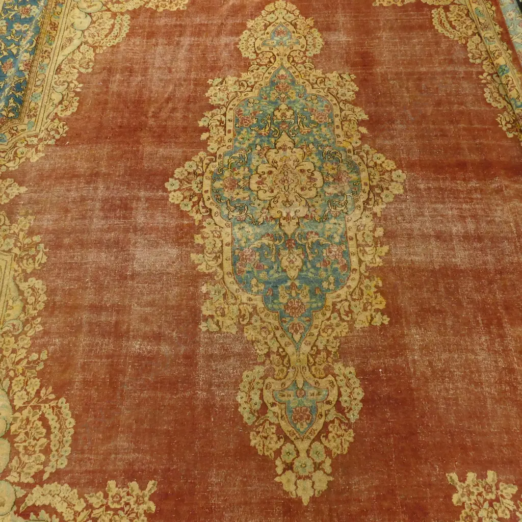 A large antique Persian Kerman hand knotted carpet Image 1++