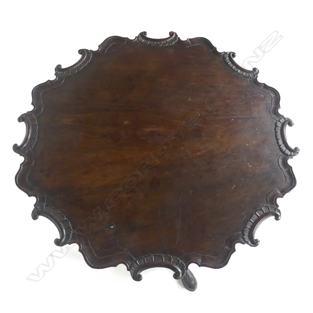 A Georgian Chippendale mahogany tilt-top wine table Image 1++