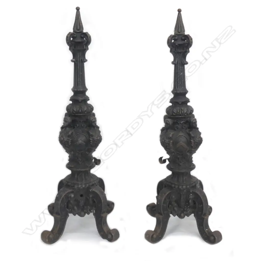 A pair of old cast iron andirons Image 1++