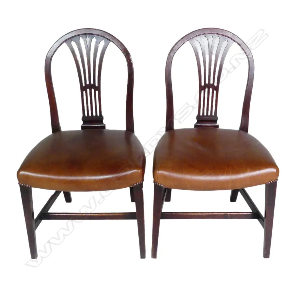 A pair of Georgian mahogany dining chairs Image 1++