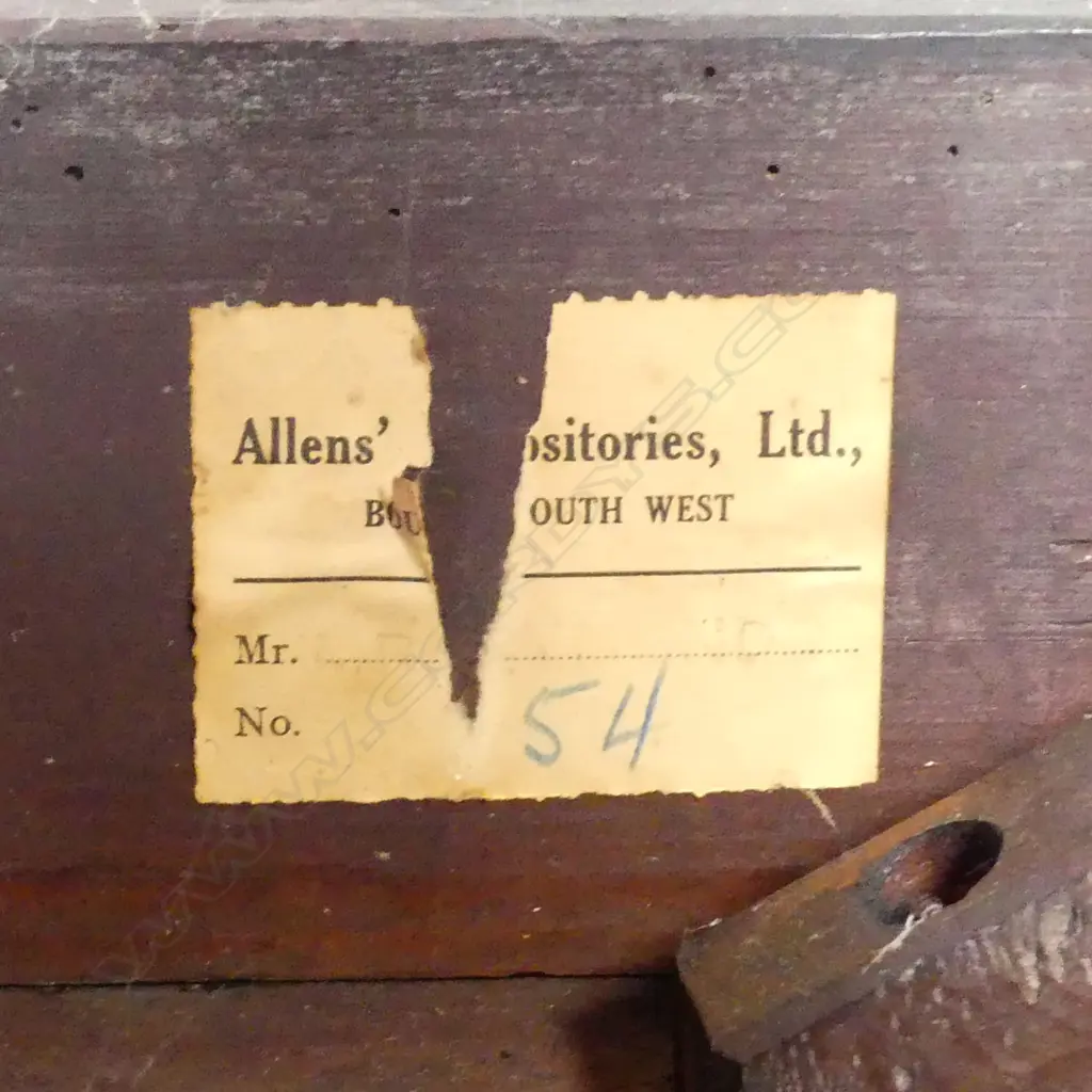 A George III mahogany D-end dining table Image 1++