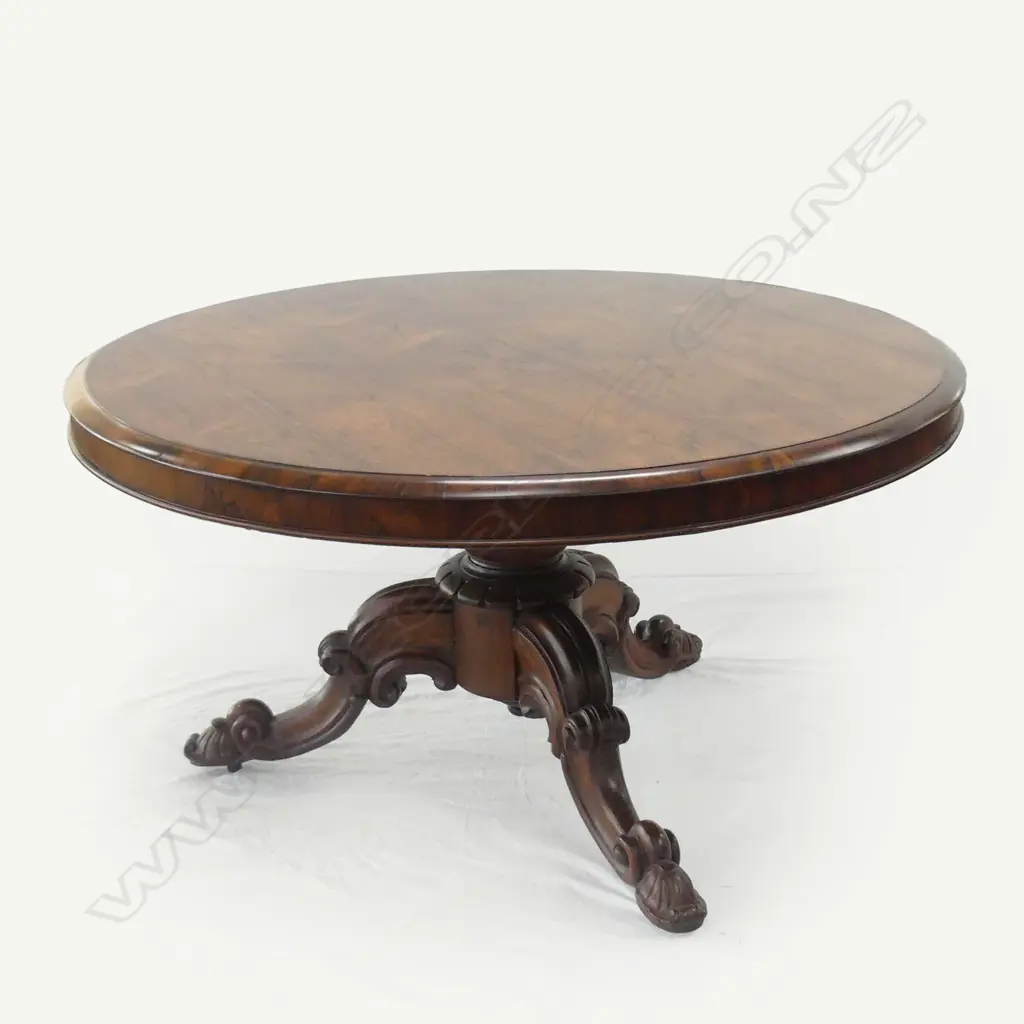 An early Victorian rosewood tilt-top table Image 1++
