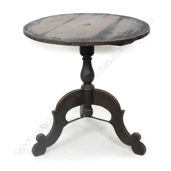 A 19thC Portuguese wine table