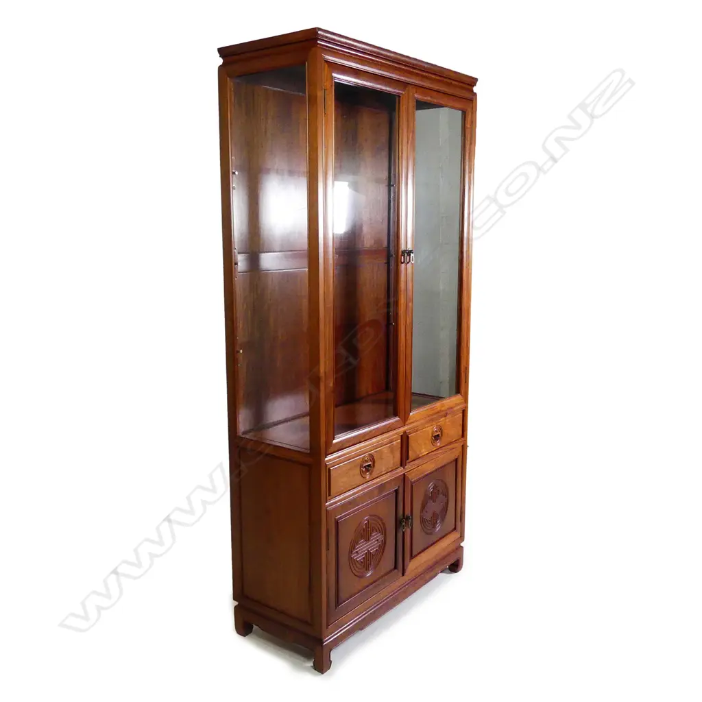 A Chinese rosewood display cabinet Image 1++