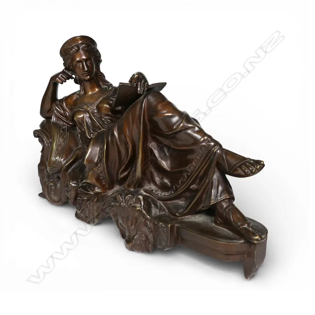 A late 19thC classical bronze 'Resting Woman' after Ferdinand Barbedienne, Image 1++