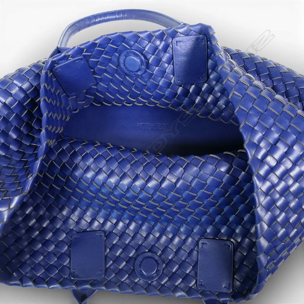 A Bottega Veneta large 'Cabot' tote bag, Image 1++
