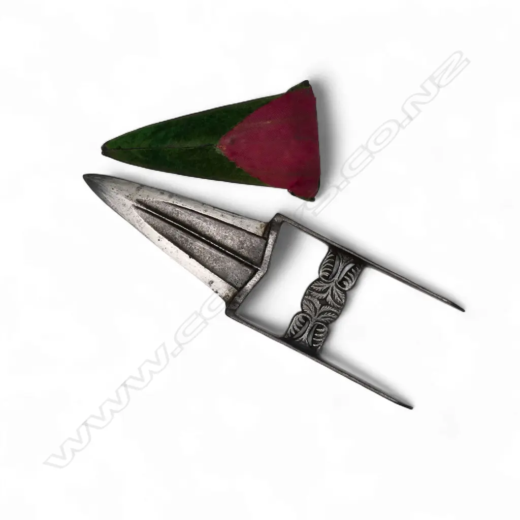 An old Indian Katar punch dagger, Image 1++