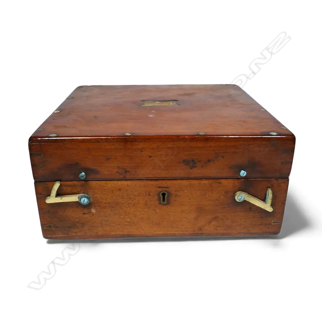 A Victorian brass sextant by Henry b Hughes and Sons, Image 1++