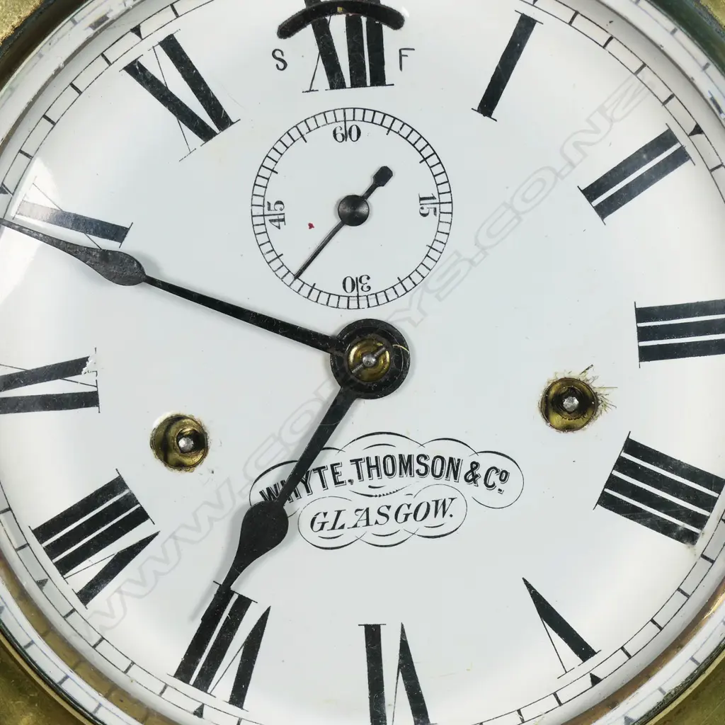 A late Victorian brass cased ship's clock, Image 1++