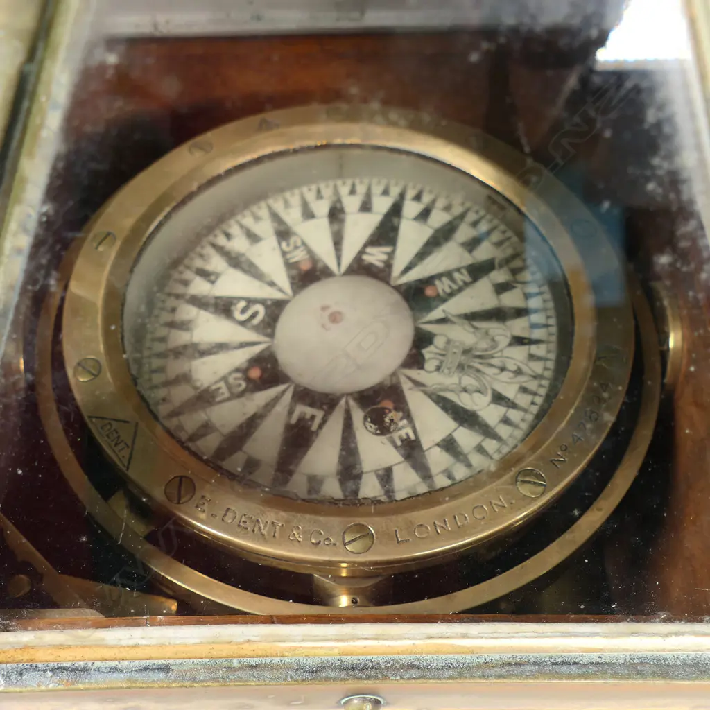A late Victorian Royal Navy pattern 20 patent binnacle with liquid boat compass, Image 1++