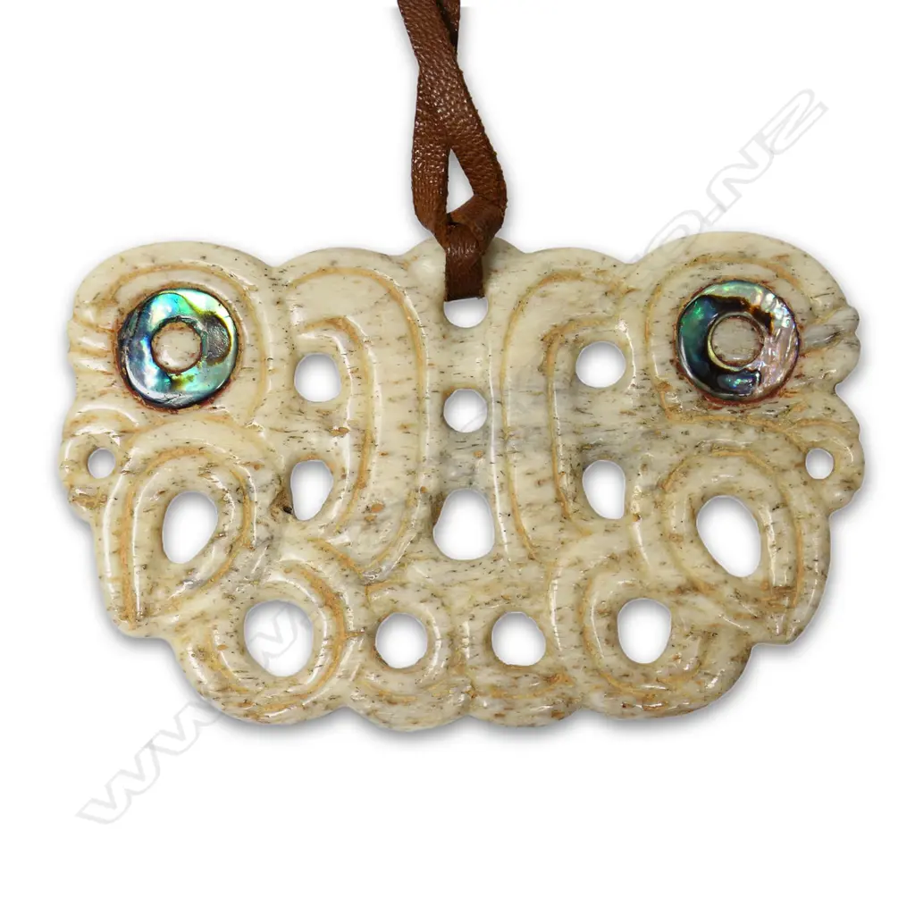 David Tuart carved whalebone pekapeka Image 1++