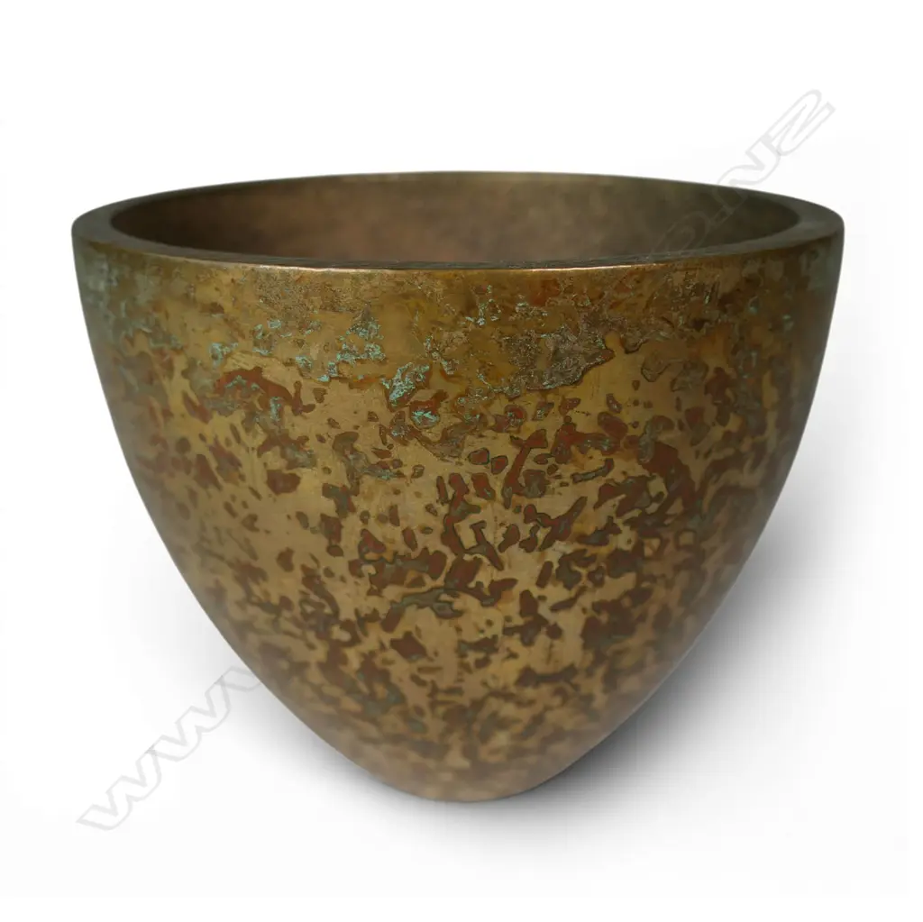 Paul Mason (NZ) small patinated bronze crucible, Image 1++