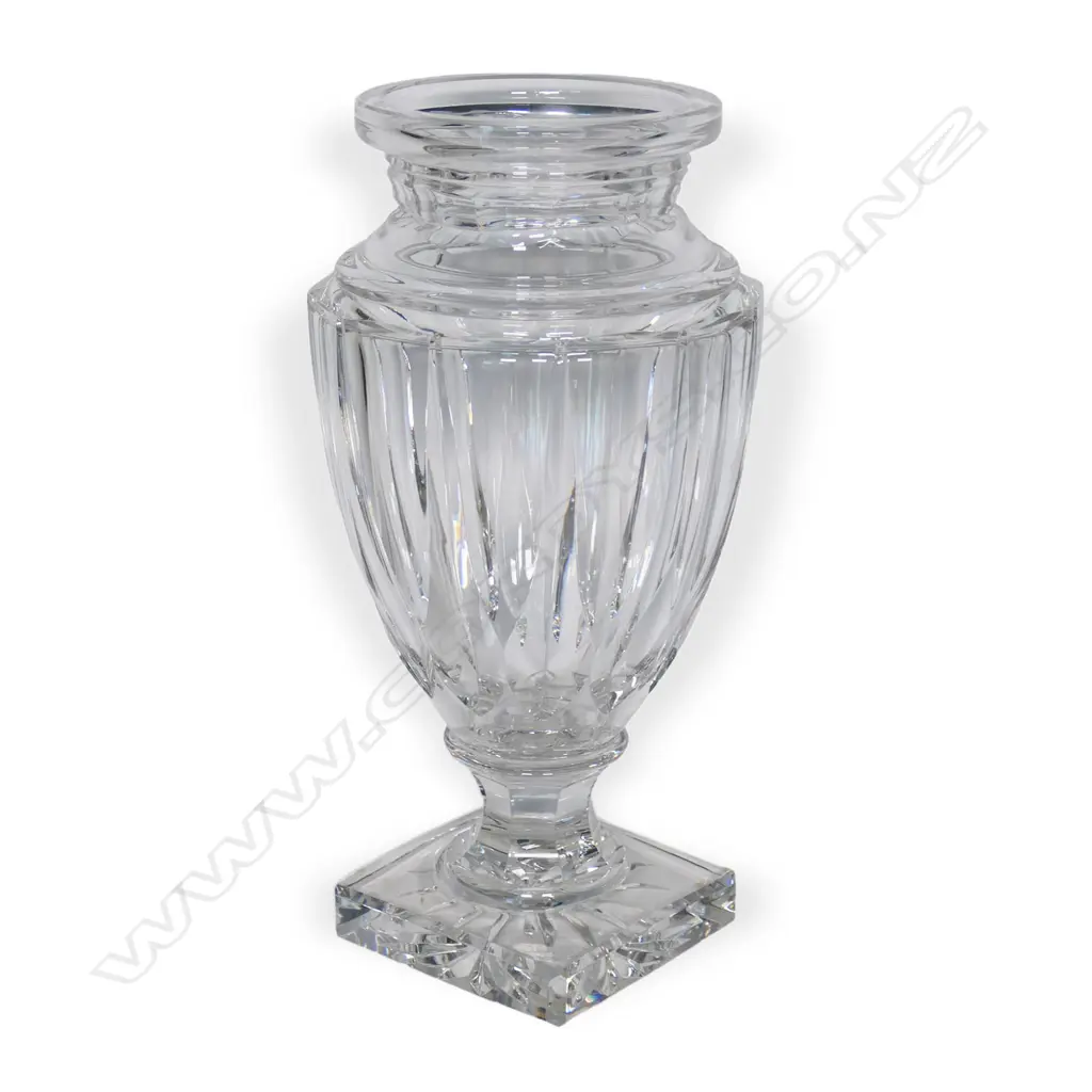 A heavy and impressive Val St. Lambert crystal vase, Image 1++