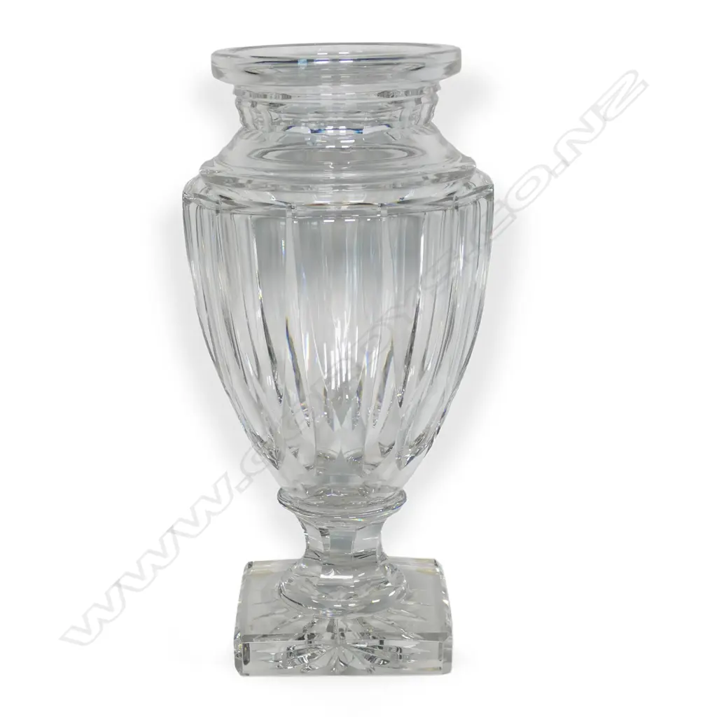 A heavy and impressive Val St. Lambert crystal vase, Image 1++
