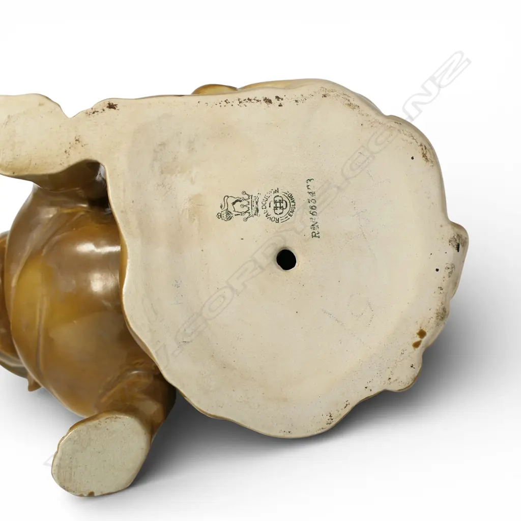 A Royal Doulton World War I bulldog in khaki tone, Image 1++