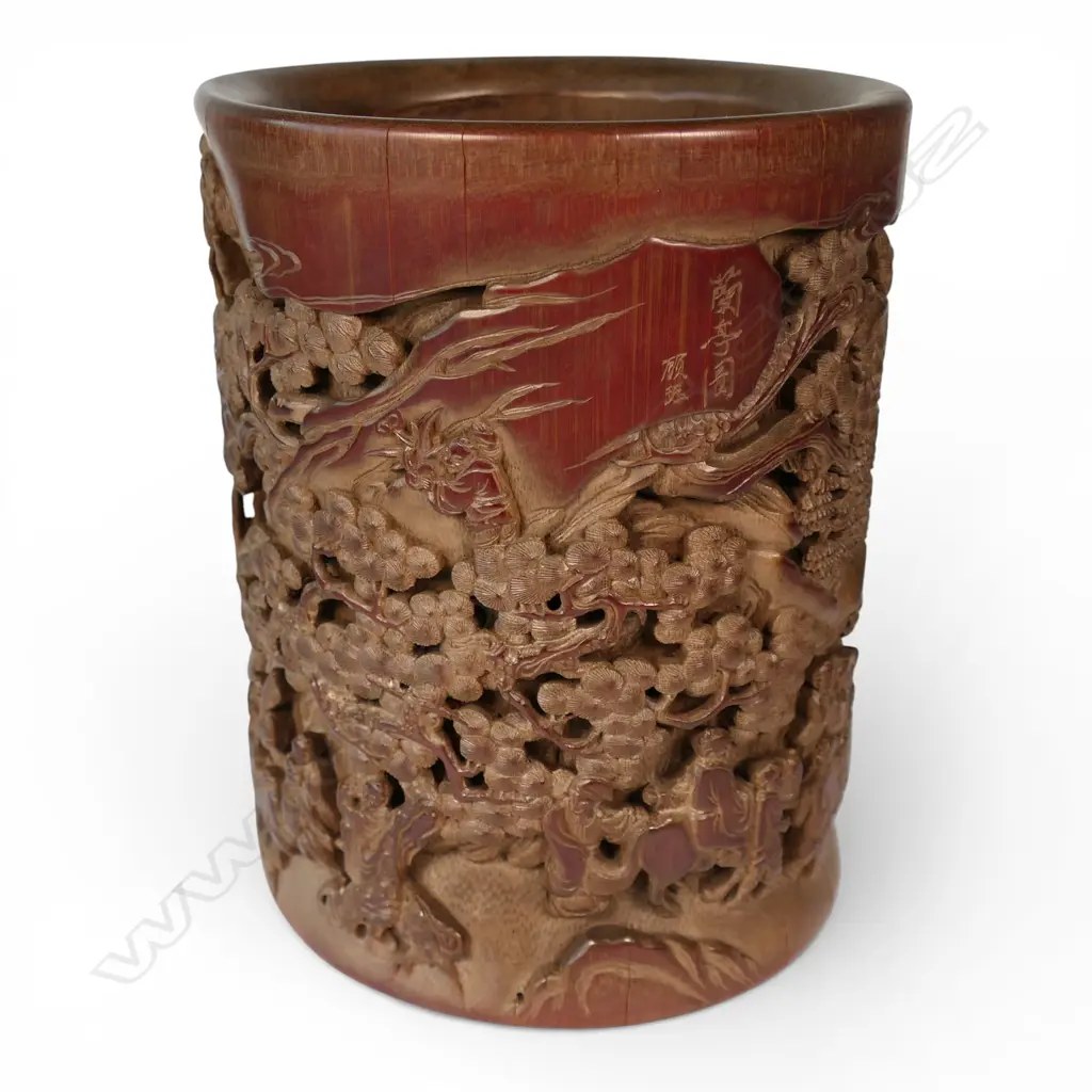 A vintage Chinese carved bamboo brush pot, Image 1++