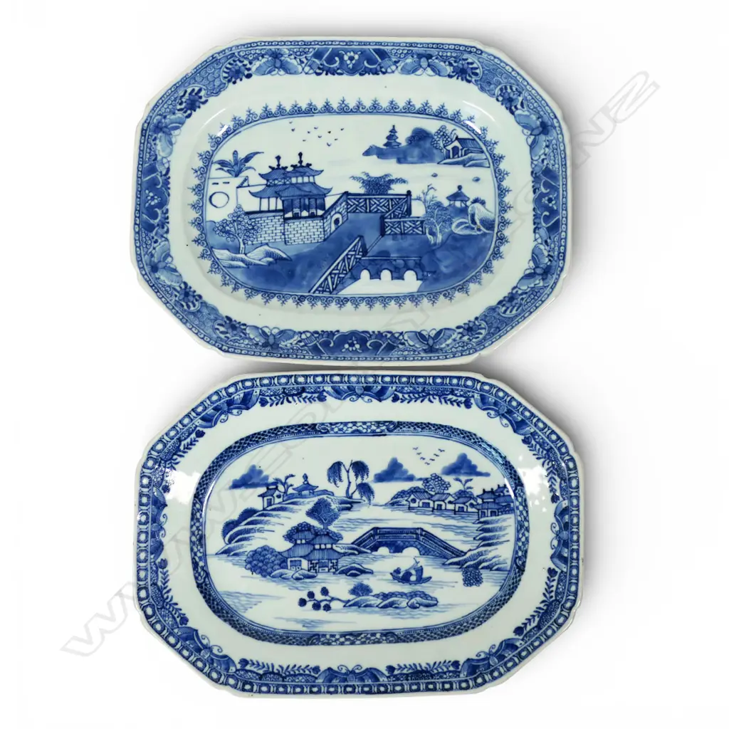 Two 18th/19thC Chinese export blue and white octagonal ashettes, Image 1++