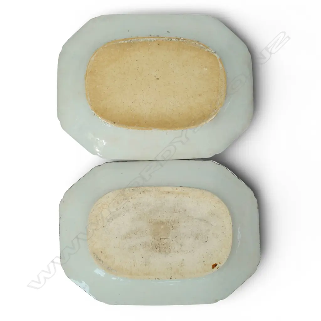 Two 18th/19thC Chinese export blue and white octagonal ashettes, Image 1++