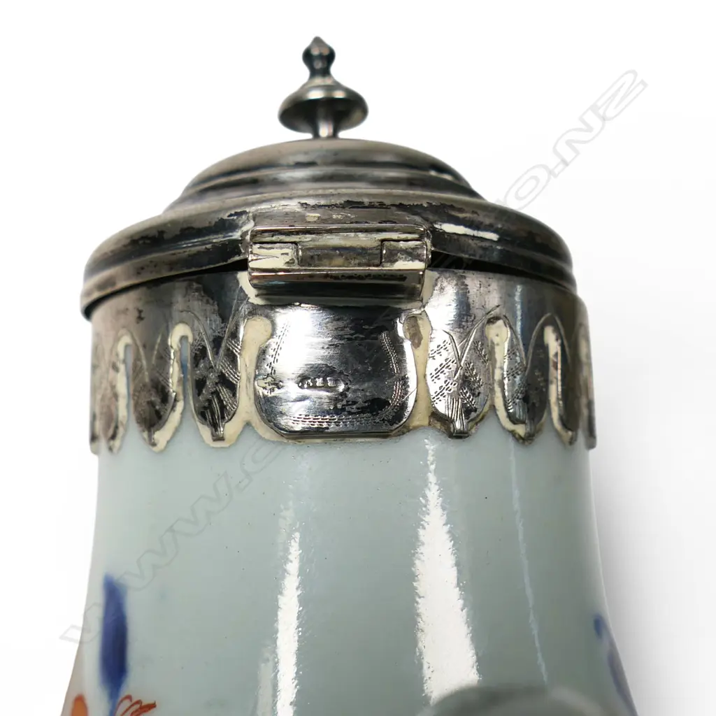 An 18thC Chinese Imari sparrow beak jug, Image 1++