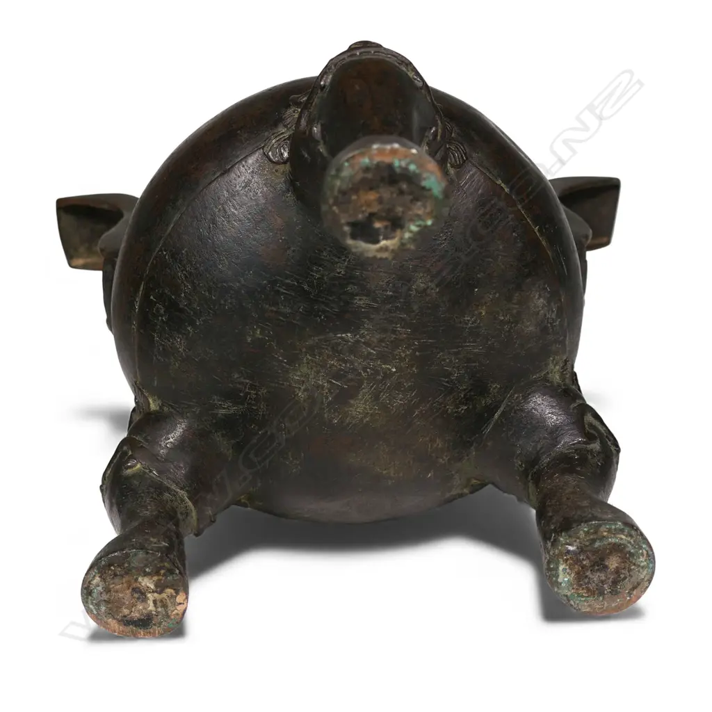 A Chinese Mind bronze tripod censer, Image 1++
